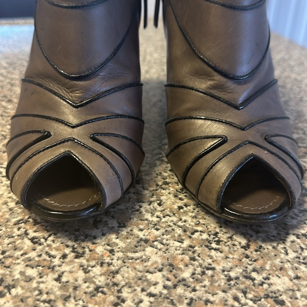 Louis Vuitton Peep Toe Booties EU 37 - Picture 2 of 16